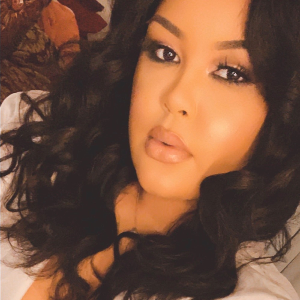 Meet your Posher, Tekia